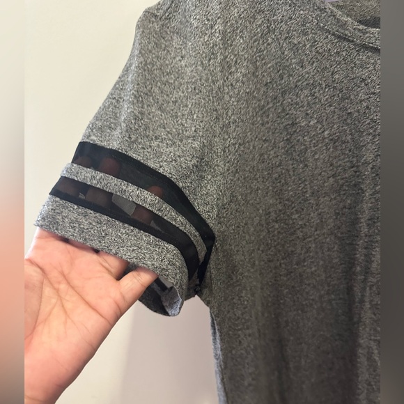 H&M Gray & Black Mesh Striped Baseball T-Shirt - Picture 5 of 5